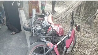 নিহত যুবকের মোটরসাইকেল৷ 