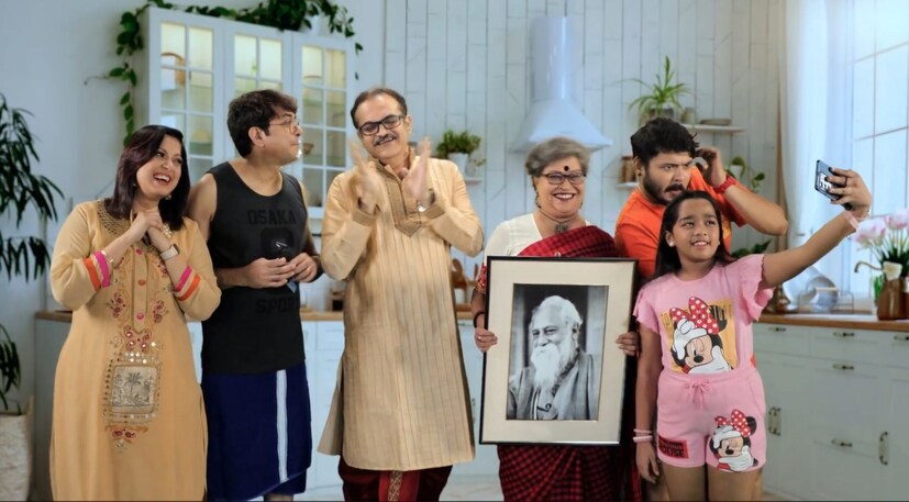 গত অক্টোবরেই ক্লিক ওটিটি প্ল্যাটফর্মে শুরু হয়েছিল দমফাটা হাসির মেগা-সিরিজ ‘বাড়ুজ্যে ফ্যামিলি’। ধারাবাহিকের মতো আদলেই তৈরি করা হয়েছে এই মেগা-সিরিজটিকে। আগামী কয়েক সপ্তাহে এই মেগা-সিরিজে প্রবেশ করতে চলেছেন ছোট পর্দার একঝাঁক জনপ্রিয় অভিনেতা-অভিনেত্রী। এমনিতে এই মেগা-সিরিজে অভিনয় করছেন রোহিত মুখোপাধ্যায়, সুদীপা বোস, দীপাঞ্জন ভট্টাচার্য (জ্যাক), শ্বেতা তিওয়ারি, ঋ সেন, স্বর্ণ শেখর জোয়ারদার, অমৃতা দেবনাথ এবং প্রেক্ষা সাহার মতো অভিনেতা-অভিনেত্রীরা।