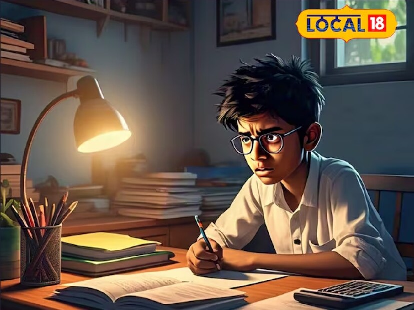 *জোরে জোরে পড়াঃ অনেকে বলেন, চুপচাপ পড়তে হবে। তবে জোরে জোরে পড়া মস্তিষ্কের কার্যকারিতা উন্নত করে। এটি উচ্চারণ এবং চিন্তার গতিকে তীক্ষ্ণ করে। কোনও সংবাদপত্র, বই বা ম্যাগাজিন পড়ার সময় জোরে জোরে পড়লে, তা মনকে কেন্দ্রীভূত রাখতে পারে। এটি আপনার সচেতনতা এবং সতর্কতাও উন্নত করে।