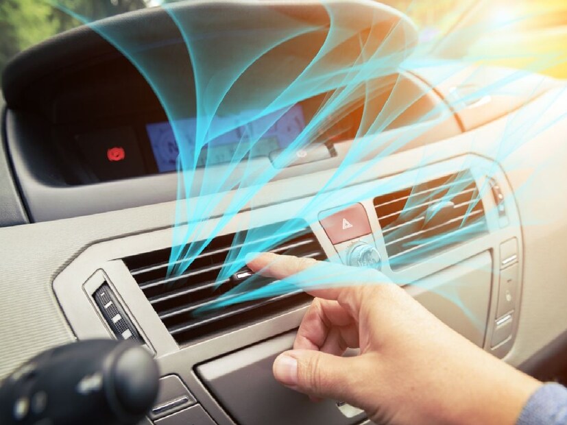 *মাইলেজ উপর প্রভাবঃ গাড়িতে এসি ব্যবহার করলে গাড়ির মাইলেজ ৫ থেকে ২০ শতাংশ পর্যন্ত কমানো যায়। এটা নির্ভর করে এসির সেটিং এবং ড্রাইভিং কন্ডিশনের উপর। আপনি যদি বেশি গতিতে গাড়ি চালান তাহলে এসির প্রভাব বেশি হয়, কারণ ইঞ্জিনকে হাই আরপিএমে কাজ করতে হয়। একইসঙ্গে কম গতিতে গাড়ি চালানোর সময় এসির প্রভাব কিছুটা কমলেও কিছুটা ক্ষতি হয়। সংগৃহীত ছবি।