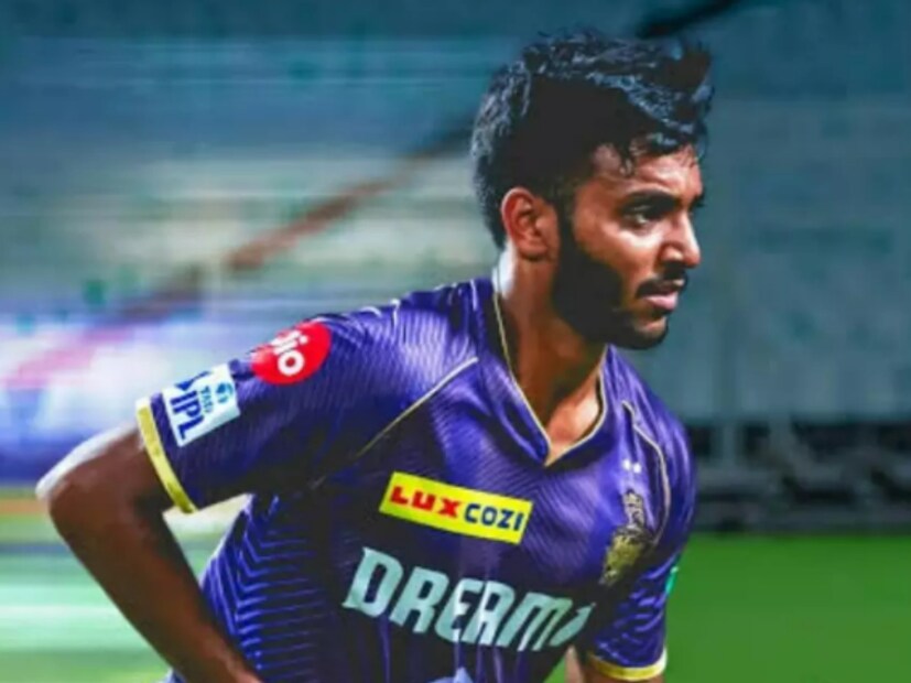 চেতন সাকারিয়া ভারতের হয়ে একটি ওয়ানডে এবং দুটি টি-টোয়েন্টি ম্যাচ খেলেছেন। এছাড়া, আইপিএলে ১৯টি ম্যাচে ২০টি উইকেট নিয়েছেন। গত মরশুমেও কেকেআরে ছিলেন তিনি।