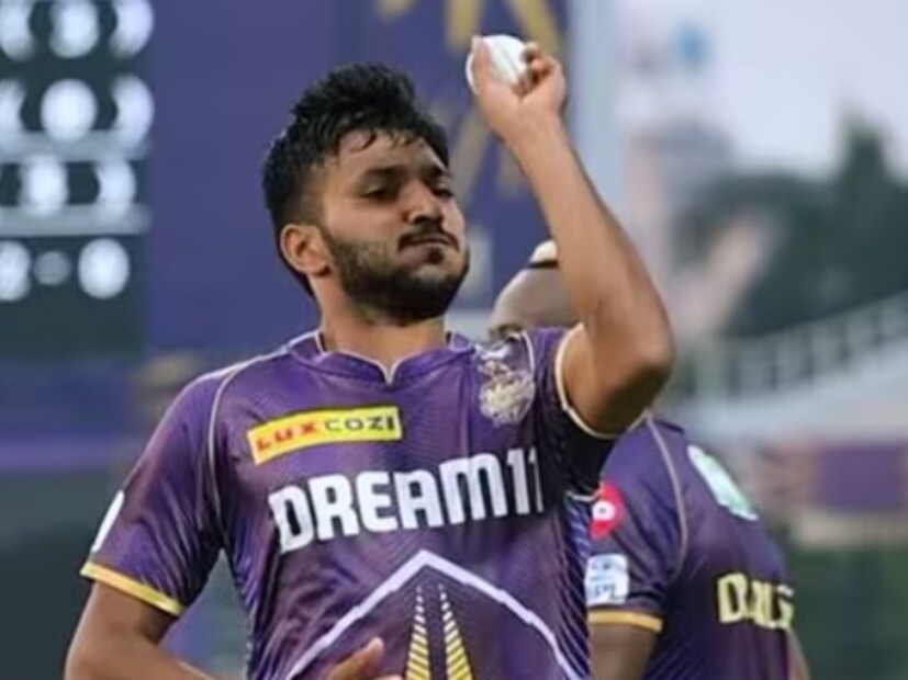 উমরান মালিক ছিটকে যাওয়ার পর জল্পনা চলছিল তার পরিবর্তে কাকে নেবে কেকেআর। অবশেষ, নাইটদের তরফে জানিয়ে দেওয়া হল উমরান মালিকের পরিবর্তে দলে যুক্ত হয়েছেন চেতন সাকারিয়া।