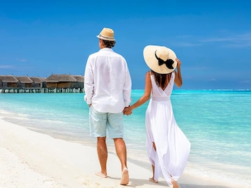 What is honeymoon: সদ্য বিয়ের পর ঘুরতে যাওয়াকে কেন হানিমুন বলা হয়? উত্তর অজানা ৯৯ শতাংশের What is honeymoon: সদ্য বিয়ের পর ঘুরতে যাওয়াকে কেন হানিমুন বলা হয়? উত্তর অজানা ৯৯ শতাংশের