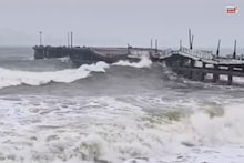 Cyclone Alert: ১১০ কিমি বেগে ধেয়ে আসছে শক্তিশালী ঘূর্ণিঝড় মন্থা! সোমবার থেকেই রাজ্যে প্রভাব, কোন কোন জেলায় ঝড়বৃষ্টি?