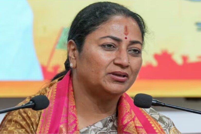 পরে কী বদল আসতে পারে ১. এই পলিসির আওতায় ব্যক্তিগত দোকান ফেরত দেওয়ার বিষয়টি বিবেচনা করা যেতে পারে। ২. একটি নতুন টেন্ডার সিস্টেম, যাতে ব্র্যান্ডগুলি যথাযথ স্পেস এবং সেলস পায়। ৩. অবৈধ বিক্রি বন্ধ করার জন্য মোট মদের দোকানের সংখ্যা বাড়ানো যেতে পারে।