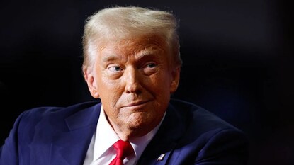 নিজের পকেট থেকেই ওভারটাইমের টাকা মেটাবেন তিনি। দাবি ট্রাম্পের। (প্রতীকী ছবি) নিজের পকেট থেকেই ওভারটাইমের টাকা মেটাবেন তিনি। দাবি ট্রাম্পের। (প্রতীকী ছবি)