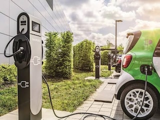 EV গাড়ি নিলে চার্জিং স্টেশন কোথায়? (Representative Image)