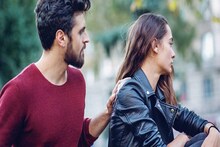 আপনাকে কেউ ভালবাসলে কি আপনার ভয় করে? বড় সমস্যা কিন্তু! জীবনে মারাত্মক ক্ষতির আগে জানুন