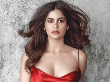'আমার স্তন চেপে ধরেই...!' ভয়ঙ্কর ছিল সেই দিন, যা ঘটেছিল নায়িকার সঙ্গে, শুনলে শিউরে উঠবেন 'আমার স্তন চেপে ধরেই...!' ভয়ঙ্কর ছিল সেই দিন, যা ঘটেছিল নায়িকার সঙ্গে, শুনলে শিউরে উঠবেন