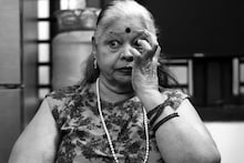 বিরাট দুঃসংবাদ! চরম অর্থকষ্ট-রোগে জর্জরিত জীবন, মৃত্যুর কোলে ঢলে পড়লেন জনপ্রিয় নায়িকা