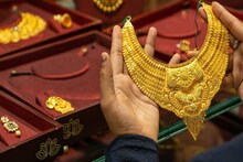 সোনা এবং রুপোর আমদানি শুল্ক মূল্য কমিয়ে দিল ভারত সরকার