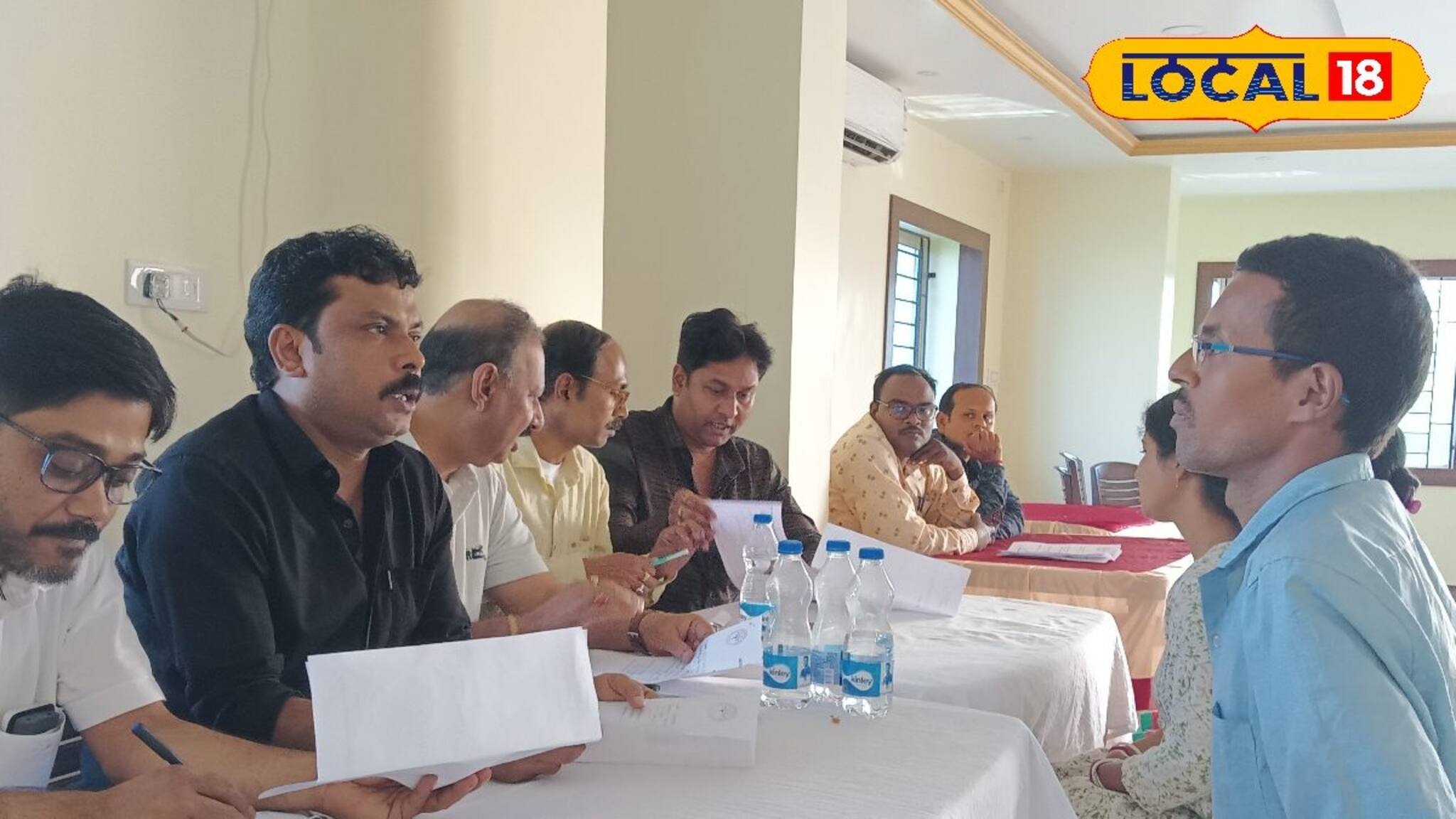 Bangla News: যুবক-যুবতীদের বাড়ি থেকে ডেকে ডেকে দেওয়া হল চাকরি! কোথায় ঘটল এমন জানেন?  