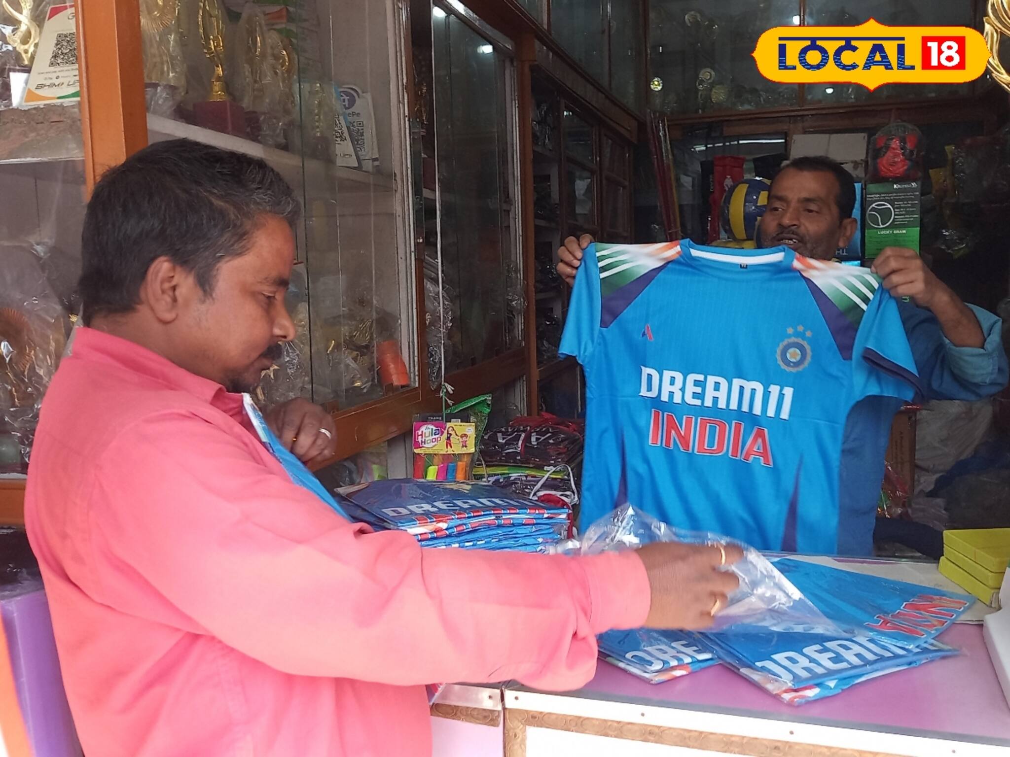 হুড়মুড়িয়ে বিকোচ্ছে ভারতের জার্সি, রবিবার ফাইনালের আগে সকলেই মেন ইন ব্লু