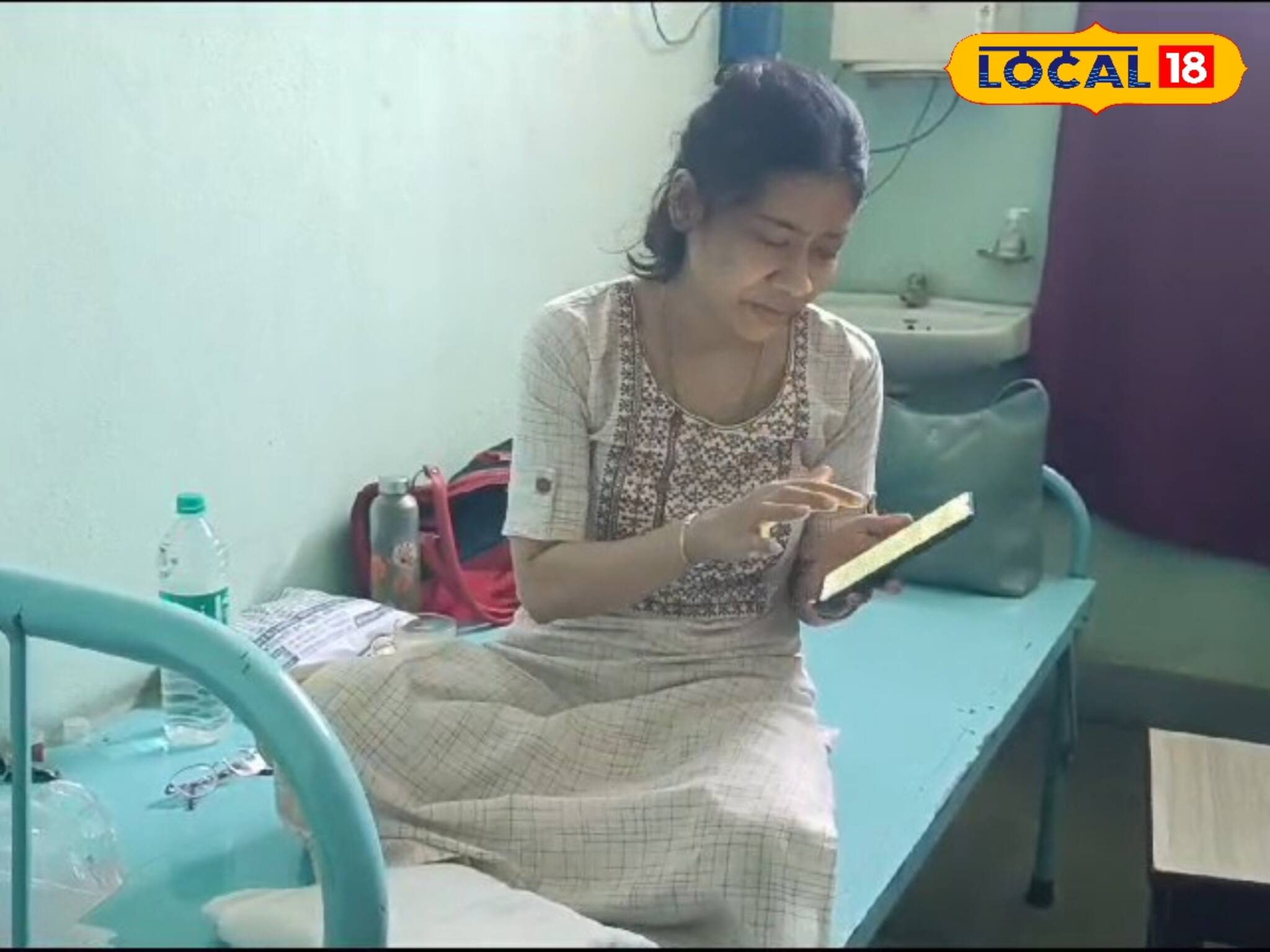 অ্যাকাউন্ট থেকে হঠাৎ উধাও টাকা! ব্যাঙ্কে যেতেই চিকিৎসকের যা অবস্থা হল… সাবধান