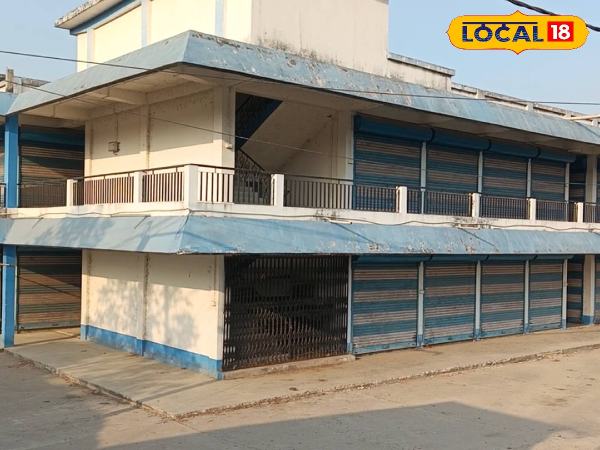৫ কোটি টাকা জলে! থেকেও না থাকা আস্ত বিল্ডিং, ১০০ দোকান! হতাশ ব্যবসায়ীরা