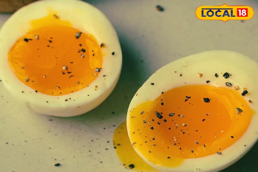 ডিমের কুসুম ভিটামিন-D এর একটি চমৎকার উৎস। খাদ্যতালিকায় ডিম অন্তর্ভুক্ত করলে ভিটামিন ডি-এর সর্বোত্তম মাত্রা বজায় রাখতে সাহায্য করে সহজে।