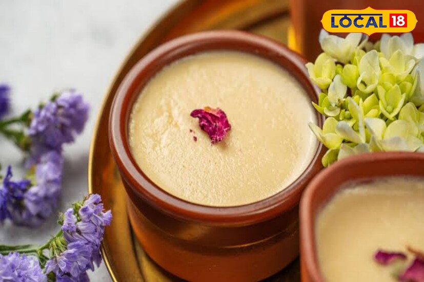 পুষ্টিবিদদের মতে, দইয়ের তুলনায় ইয়োগার্ট খাওয়া বেশি বেশি স্বাস্থ্যকর। তবে ইয়োগার্ট দইয়ের তুলনায় অনেকটাই দামি হয়। সাধারণ দইও ডায়েটে রাখলে শরীরের অনেক রকম সমস্যা দূর হয়। 