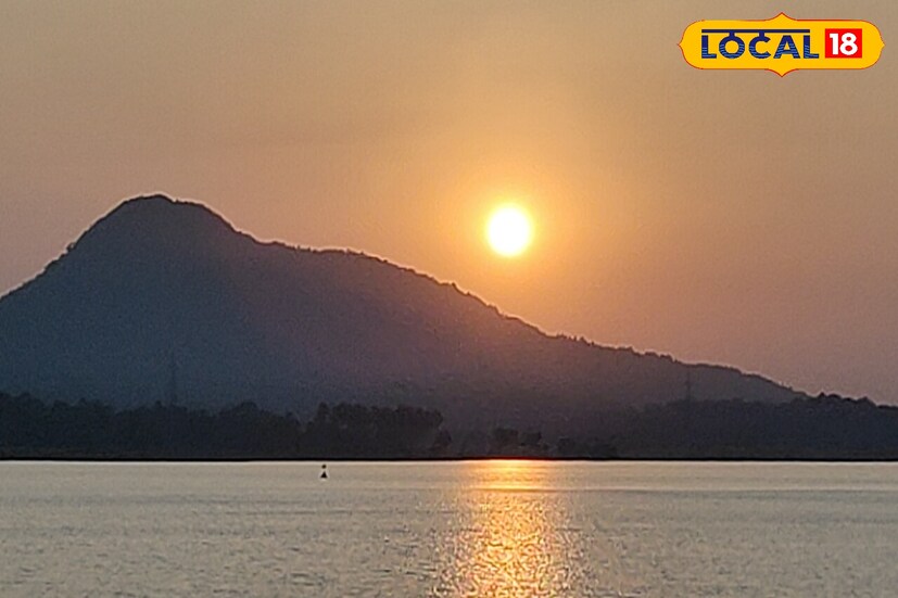 *সূর্যোদয় ও সূর্যাস্তের জন্য বহু মানুষ ভিড় জমান বরন্তি জলাধারে। বড়ন্তি যাওয়ার পথে মিলবে পলাশ ফুলের দেখা। অপরূপ দৃশ্য দেখতে পাওয়া যাবে এখানে।