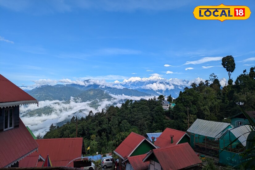 *সমতল জুড়ে রোদের ঝলকানি, অন্যদিকে থমথমে আকাশ শৈলশহরে। মেঘে ঢাকা আকাশ আর কুয়াশার মাঝেই ফের একবার দার্জিলিংয়ের উঁচু পার্বত্য এলাকায় হালকা থেকে মাঝারি বৃষ্টির সম্ভাবনা।