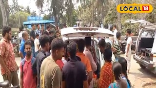 আহতদের আনা হচ্ছে হাসপাতালে 