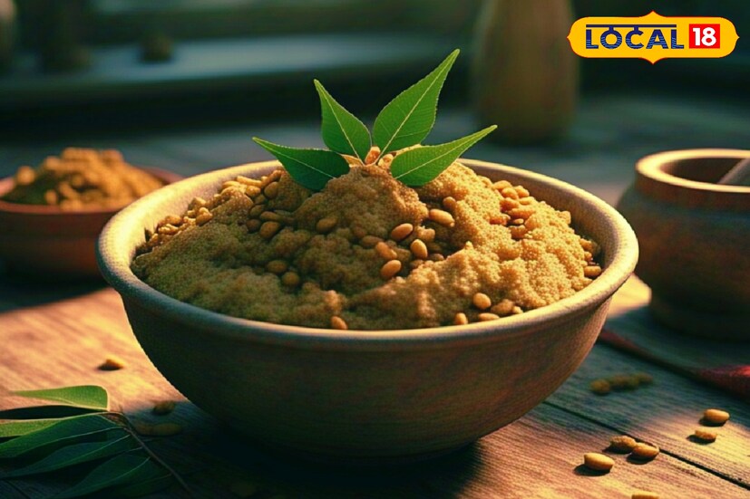 ২ চামচ মেথি গুঁড়োর সঙ্গে সমপরিমাণ নিমের পাউডার মিশিয়ে তাতে আমন্ড অয়েল মেশাতে হবে। পেস্টের মতো তৈরি হলে সেটি মাথার ত্বকে ঘষে লাগাতে হবে। ২০ মিনিট মতো রেখে শ্যাম্পু করলেই মিলবে উপকার।