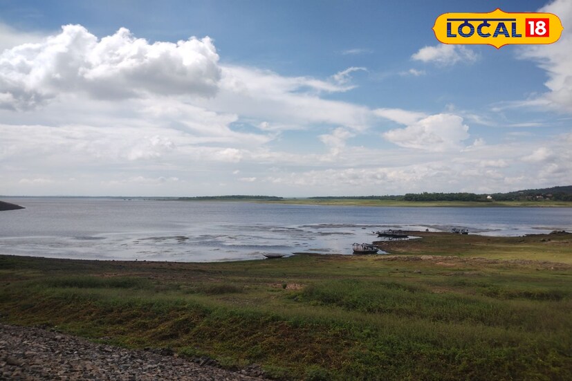 মুকুটমণিপুর ঘুরতে গিয়ে অতি স্বল্প মূল্যে পেয়ে যাবেন ইকো সাইকেল। চাইলে আপনার মনের মানুষকে চাপিয়ে একান্তে ঝামেলা ছাড়াই ঘুরে দেখুন মুকুটমণিপুর। মনোরম প্রকৃতির মধ্যে আনন্দের সঙ্গে চালান সাইকেল। মুকুটমণিপুর ঘুরতে গিয়ে অতি স্বল্প মূল্যে পেয়ে যাবেন ইকো সাইকেল। চাইলে আপনার মনের মানুষকে চাপিয়ে একান্তে ঝামেলা ছাড়াই ঘুরে দেখুন মুকুটমণিপুর। মনোরম প্রকৃতির মধ্যে আনন্দের সঙ্গে চালান সাইকেল।