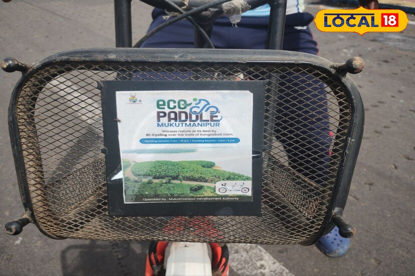 একদম ইকো ফ্রেন্ডলি ভাবে যাতায়াত করার সুযোগ তাও আবার মুকুটমণিপুরের মনোরম পরিবেশে সাইকেলের মাধ্যমে। 