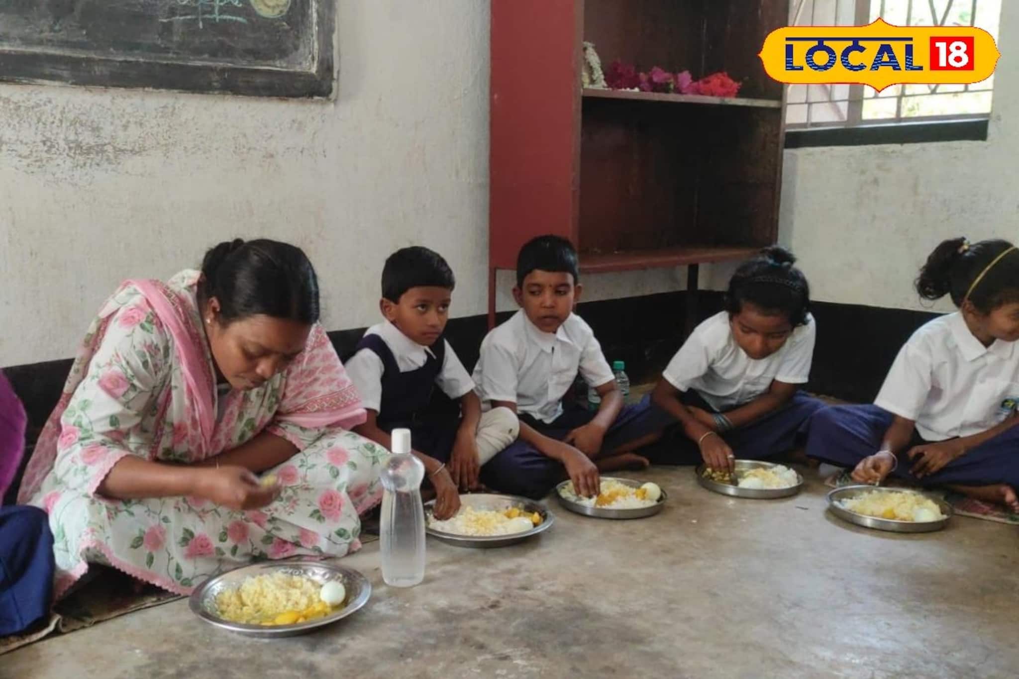 জঙ্গলের মধ্যে এক প্রাইমারি স্কুল, সেখানেই হঠাৎ চলে এলেন মন্ত্রী! একসঙ্গে খেলেন মিড ডে মিল!