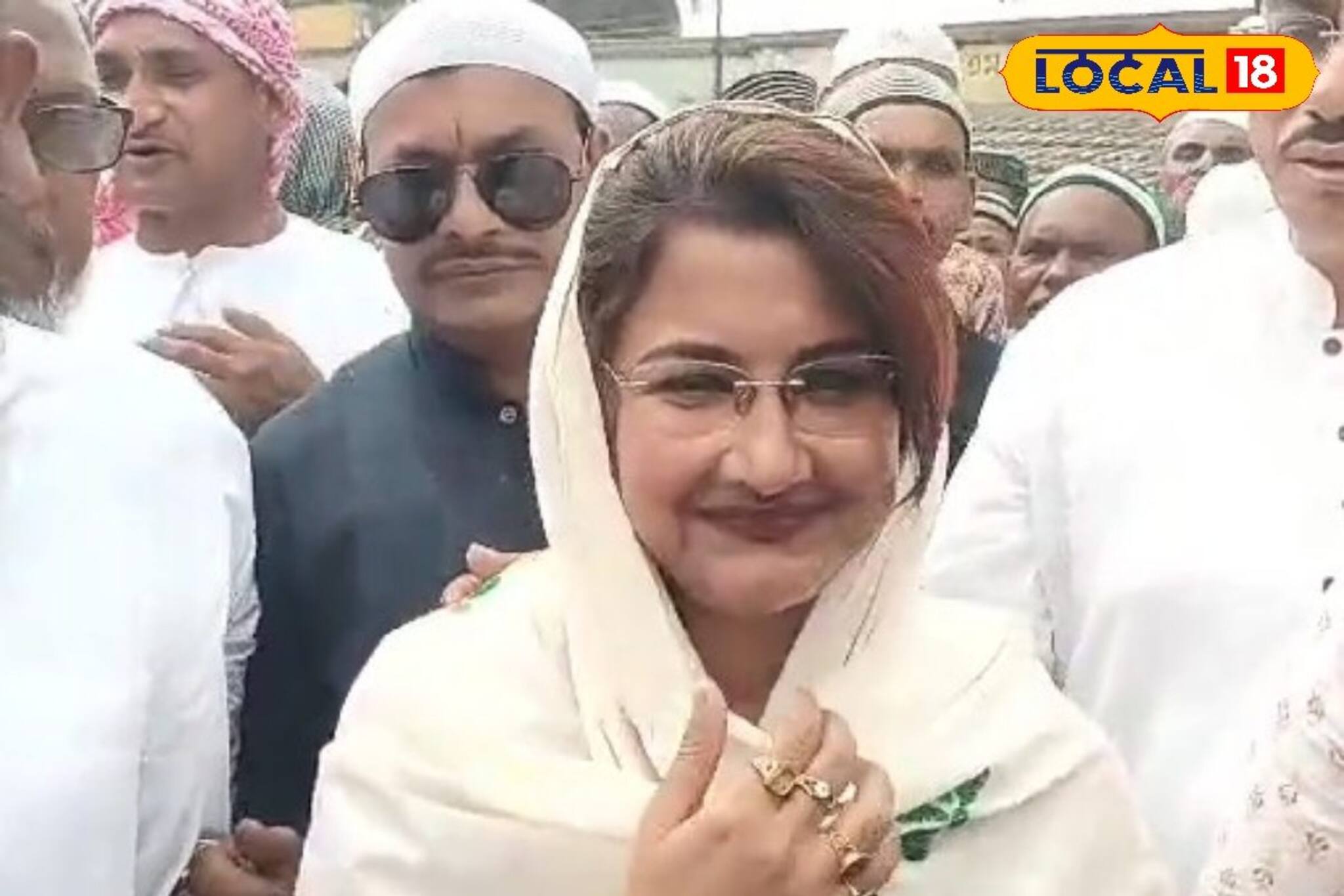 ইদের সকালে হুগলিবাসীর কাছে পৌঁছে গেলেন রচনা বন্দ্যোপাধ্যায়,সাদা পোশাকে অভিনেত্রী-সাংসদ