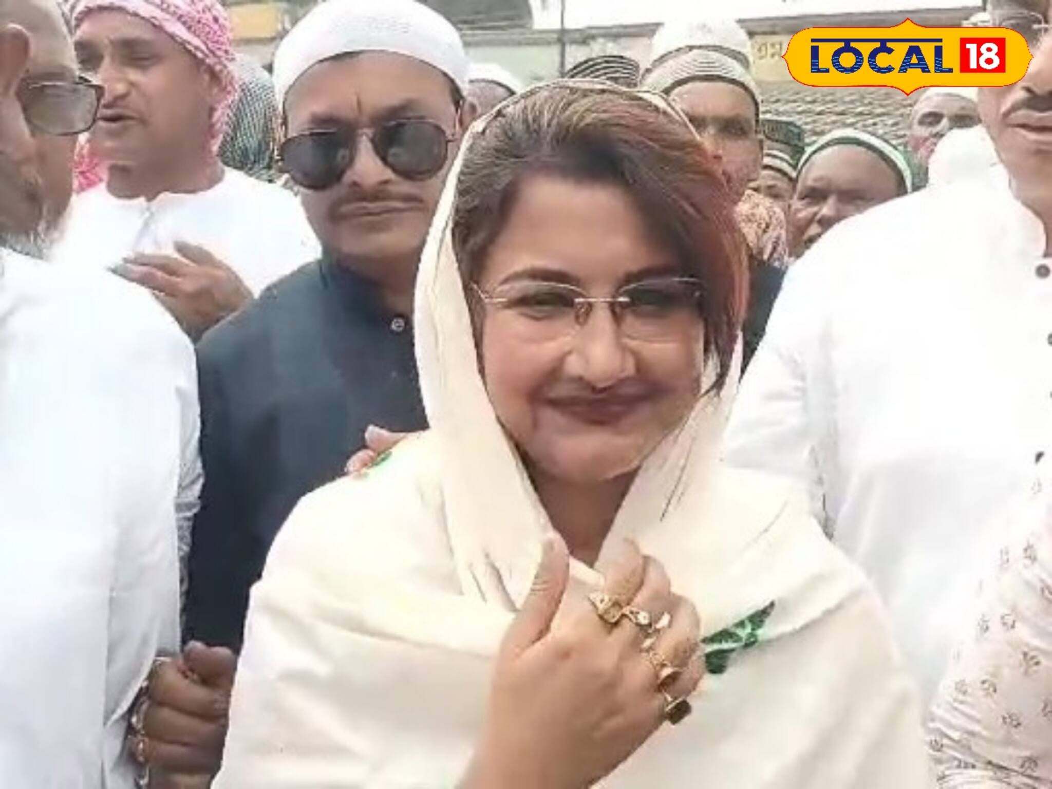 ইদের সকালে হুগলিবাসীর কাছে পৌঁছে গেলেন রচনা বন্দ্যোপাধ্যায়,সাদা পোশাকে অভিনেত্রী-সাংসদ