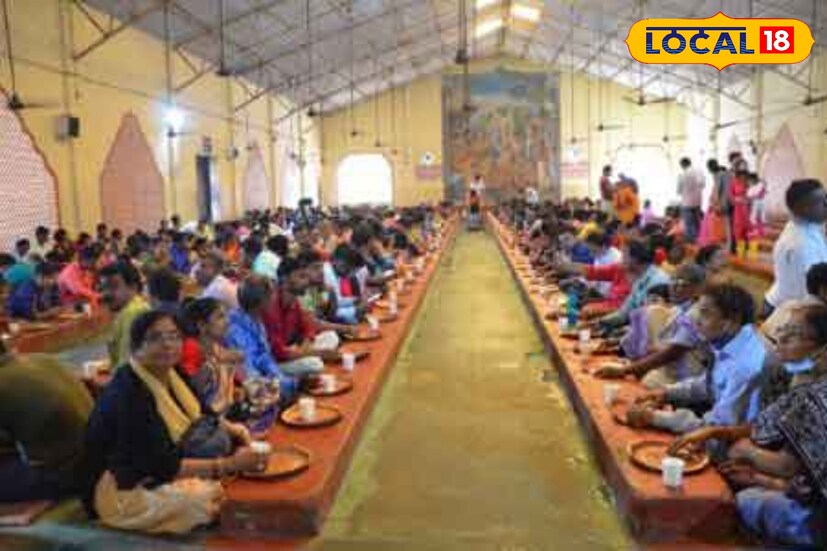 গরমের তীব্রতা উপেক্ষা করেই ভক্তরা প্রভুর সেবায় মগ্ন থাকছেন। অনেকে ধ্যান, কীর্তন এবং প্রসাদ বিতরণের মধ্যে নিজেদের ব্যস্ত রাখছেন। মন্দির কর্তৃপক্ষও তাদের সেবায় কোনো কমতি রাখছে না—শীতল জল, বিশ্রামের জায়গা এবং পর্যাপ্ত ছায়ার ব্যবস্থা রাখা হয়েছে, যাতে ভক্তদের কষ্ট কমে।