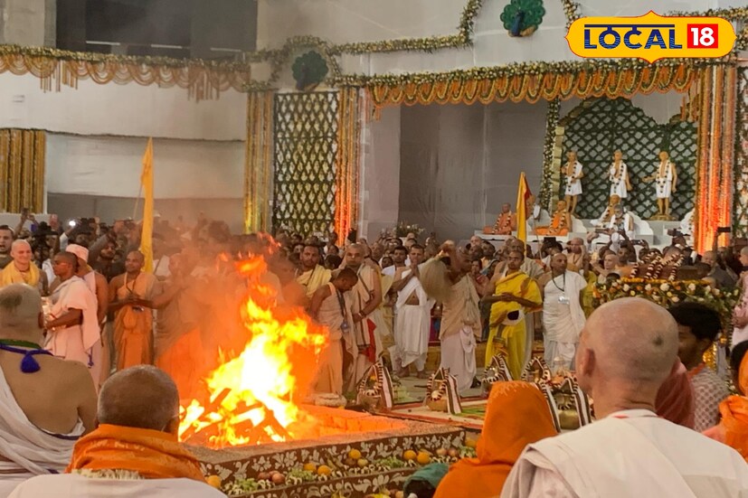 ইসকন মায়াপুর শুধু ভারত নয়, বিশ্বের নানা দেশ থেকে আসা ভক্তদের মিলনস্থল। আন্তর্জাতিকভাবে খ্যাত এই ধর্মীয় স্থান শুধু ভক্তিতে নয়, সংস্কৃতির ক্ষেত্রেও গুরুত্বপূর্ণ ভূমিকা রাখে। এই গ্রীষ্মেও ভক্তদের এই অটল বিশ্বাস ও সেবার দৃষ্টান্ত সত্যিই প্রশংসনীয়।