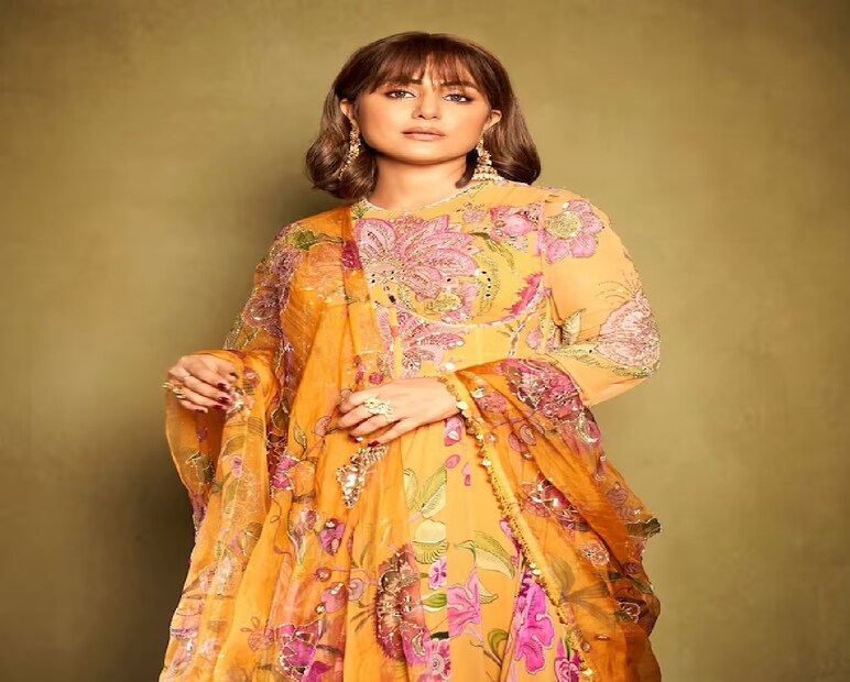 আমরা কথা বলছি হিনা খানের সম্পর্কে, যিনি কখনও ধারাবাহিকের আদর্শ বউয়ের চরিত্রে, কখনও আবার খলনায়িকার ভূমিকায় অভিনয় করে জনপ্রিয়তা পেয়েছেন। সলমান খানের জনপ্রিয় রিয়েলিটি শো ‘বিগ বস’-এও অংশগ্রহণ করেছিলেন তিনি। 