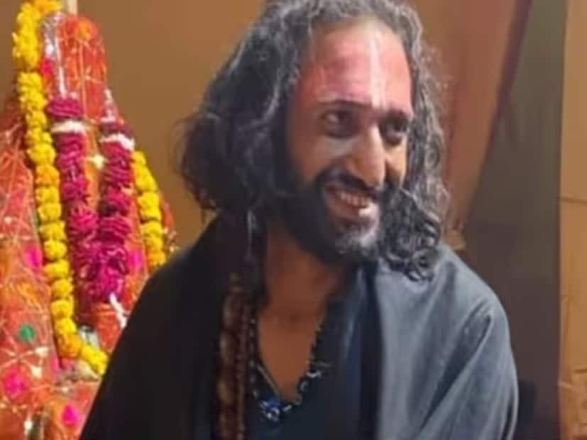 IIT Baba Abhay Singh Viral Marksheet: ‘আইআইটি বাবা’-এর আসল নাম অভয় সিং। আইআইটি-তে পড়াশোনা করেছেন। পরে সন্ন্যাস নেন। সেখান থেকেই ‘আইআইটি’ নামটি তাঁর সঙ্গে চুম্বকের মতো জুড়ে গিয়েছে। সম্প্রতি তাঁর মাধ্যমিক, উচ্চমাধ্যমিক এবং জয়েন্ট এন্ট্রান্স পরীক্ষার মার্কশিট ভাইরাল হয়েছে সোশ্যাল মিডিয়ায়। তবে এর সত্যতা যাচাই করেনি নিউজ18 বাংলা। 