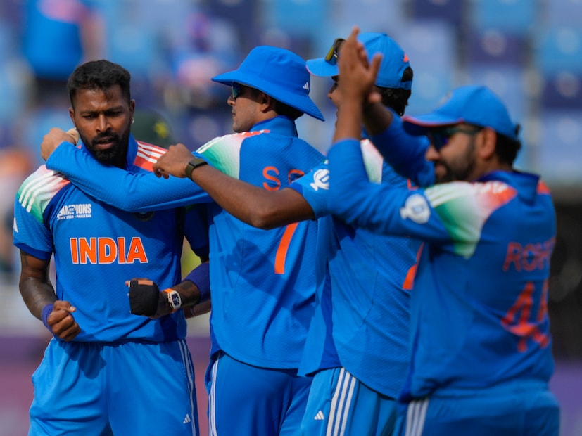প্রথমত বিগত কিছু ম্যাচে হার্দিক পান্ডিয়া শামির সঙ্গে দলের দ্বিতীয় পেসার হিসেবে খেলছিলেন। কারণ ৪ স্পিনার নিয়ে নামছে ভারতীয় দল। আর এই মুহূ্র্তে ভারতীয় দলের রিজার্ভ বেঞ্চে কোনও পেসার অলরাউন্ডার নেই।