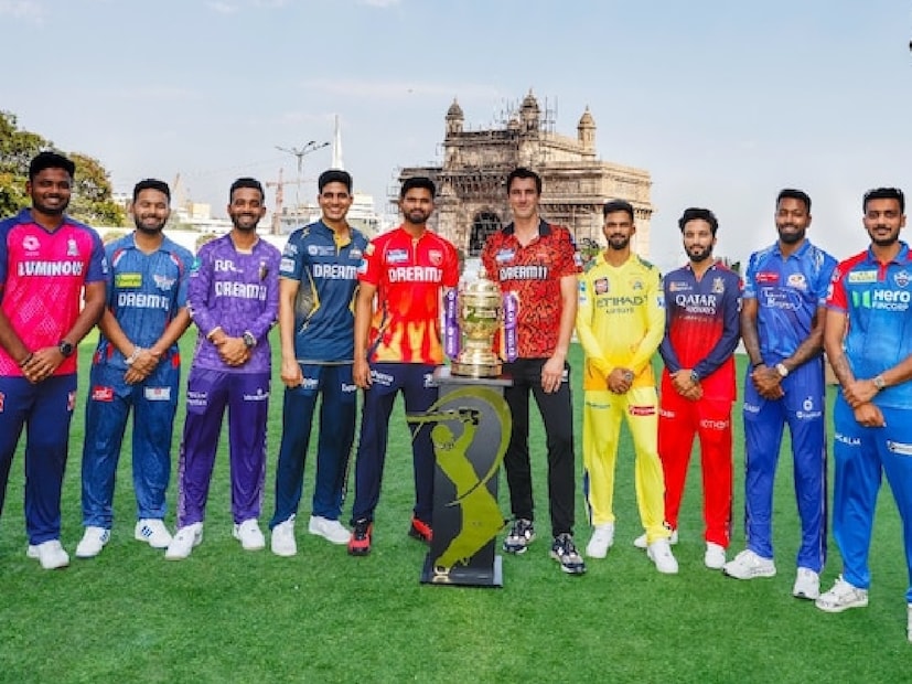 বিসিসিআই সিদ্ধান্ত নিয়েছে, আজকের ম্যাচে কোনও আতশবাজির রোশনাই থাকবে না। চিয়ারলিডারের নাচও বন্ধ রাখা হবে। দিল্লি ক্যাপিটালস ছাড়া আর কোনও ফ্র্যাঞ্চাইজি শোকপ্রকাশ করেনি বলেও সমালোচনা করছেন অনেকে।