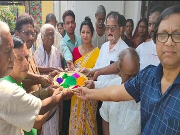 Holi 2025: মন খারাপের উঠোনে এলো বসন্ত, হাসি ফুটল জামালপুরের বৃদ্ধাশ্রমের বাসিন্দাদের মুখে Holi 2025: মন খারাপের উঠোনে এলো বসন্ত, হাসি ফুটল জামালপুরের বৃদ্ধাশ্রমের বাসিন্দাদের মুখে