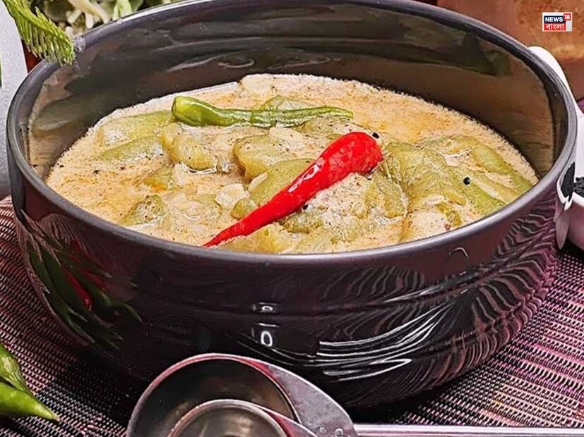 ৩. হজমশক্তি উন্নত করেঝিঙে প্রচুর পরিমাণে ফাইবার থাকে, যা হজমশক্তি উন্নত করতে সাহায্য করে, পাশাপাশি কোষ্ঠকাঠিন্যও দূর করে। এটি খাওয়ার পর সাধারণত গ্যাস বা বদহজমের কোনও চিন্তা থাকে না।
