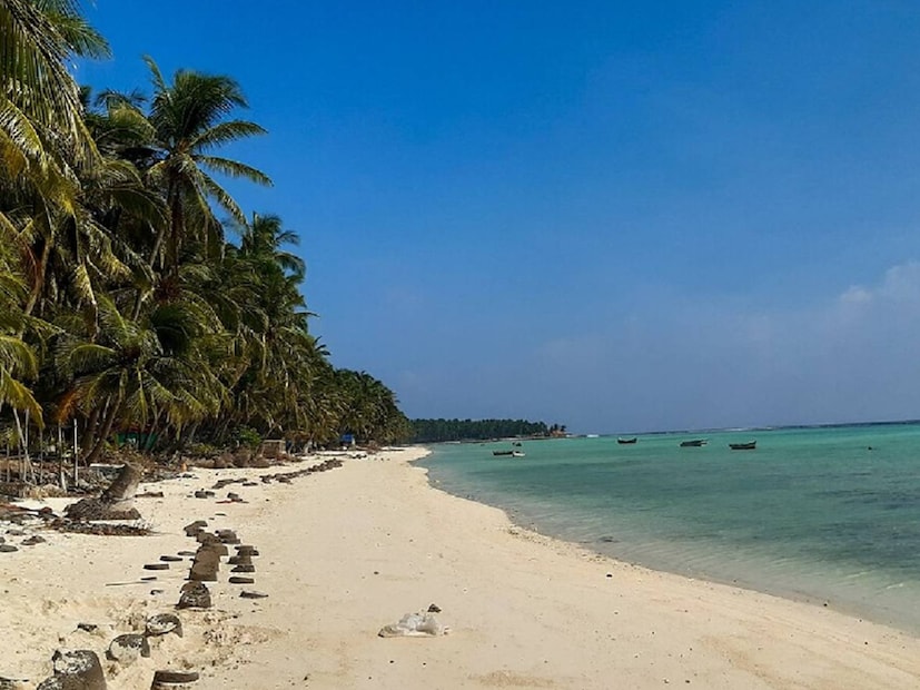 এই পরিবেশ ধরে রাখার জন্য লাক্ষাদ্বীপে আসা পর্যটকদের বহু বিধিনিষেধ মানতে হয়৷ যার মধ্যে অন্যতম কুকুর নিয়ে আসার উপরে নিষেধাজ্ঞা৷ 
