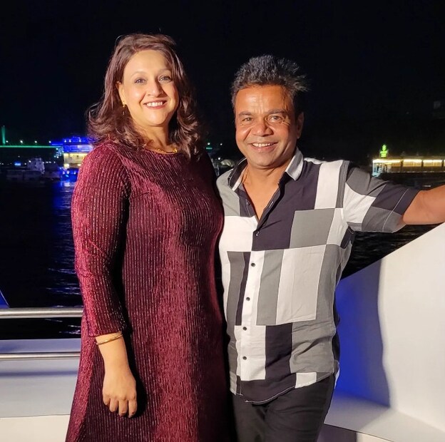 ২০০৩ সালে দ্বিতীয় বিয়ে: ২০০৩ সালে স্ট্রাগলিং পিরিয়ডেই অভিনেতা রাধা নামে এক মহিলার সঙ্গে বিয়ের পিঁড়িতে বসেছিলেন। তিনি মনে করেন যে, তাঁর জন্য স্ত্রী যেন সৌভাগ্য বয়ে এনেছিলেন। রাজপালের আগের পক্ষের কন্যাকে নিজের সন্তানের মতোই দেখভাল করেছেন রাধা।.সেই সঙ্গে প্রতিকূল পরিস্থিতিতেও দৃঢ় ভাবে স্বামীর পাশে থেকেছেন। 