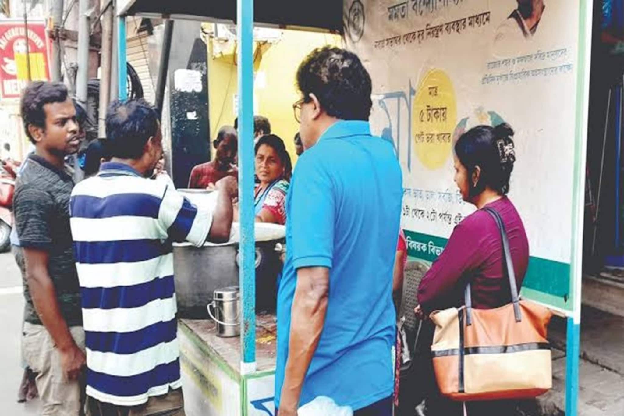 মা ক্যান্টিনের খাবার খেয়েছেন কোটি কোটি মানুষ! এই সুবিধা নিয়ে কী বলছেন নাগরিকরা?
