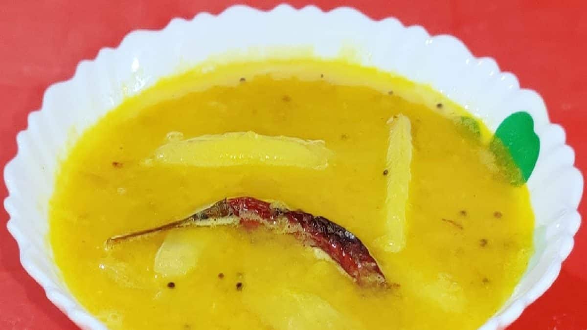 Aam Dal Recipe মা-ঠাকুমারা বলতেন, টক খেলে গায়ে রোদ লাগে না! আম দিয়ে ...