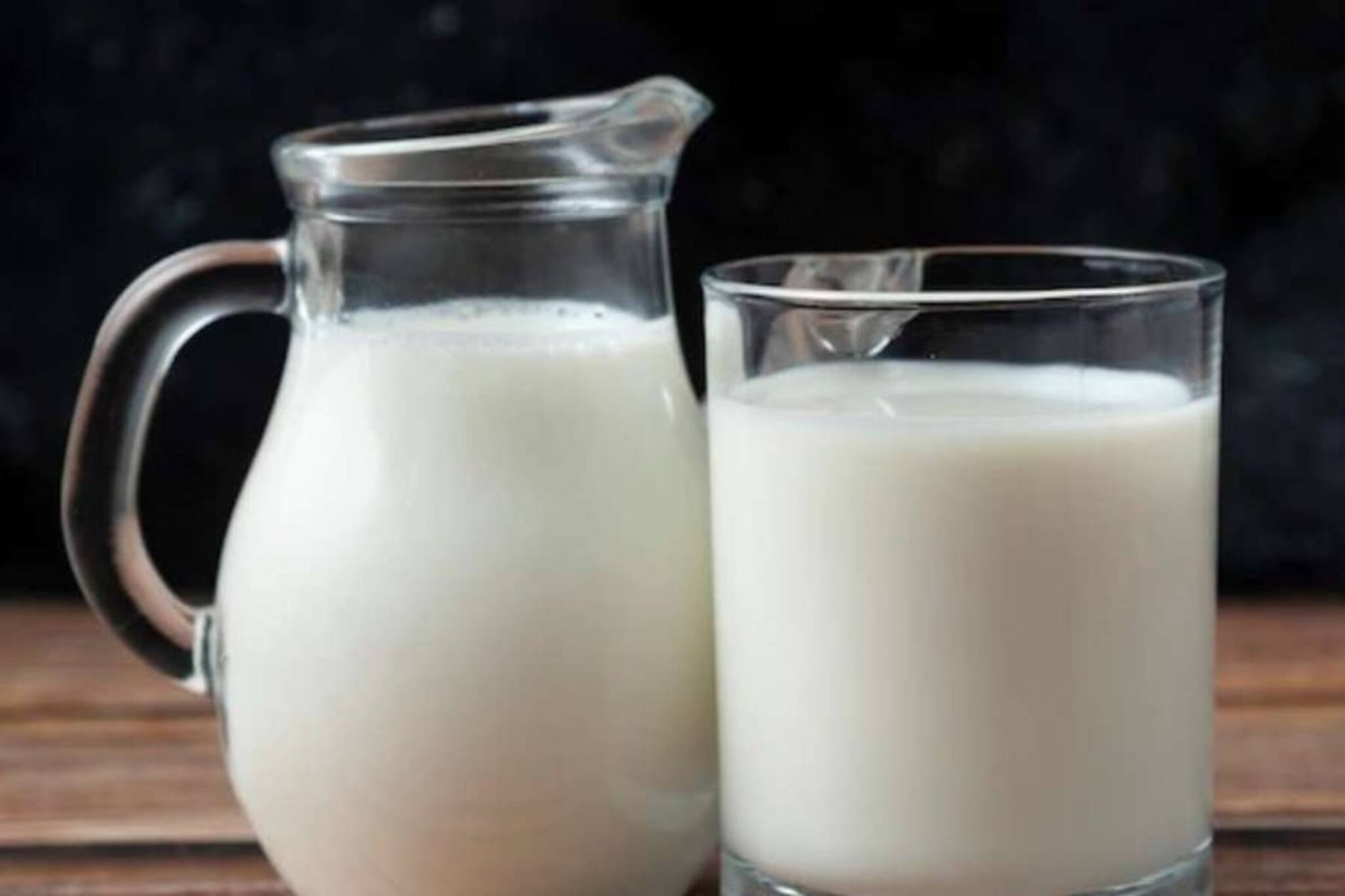 ১ কাপ গরুর দুধে ৩১৪ মিলি ক্যালশিয়াম, কিন্তু ভুল সময়ে দুধ খেলে উপকারের বদলে বড় ক্ষতি