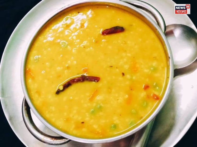 ডাল খাওয়া স্বাস্থ্যের জন্য উপকারী বলে মনে করা হয়। বিশেষ করে মুগ ডাল স্বাস্থ্যের জন্য খুবই উপকারী বলে মনে করা হয়। এতে প্রচুর পরিমাণে প্রোটিন এবং ফাইবার থাকে যা ওজন কমাতে সাহায্য করে।