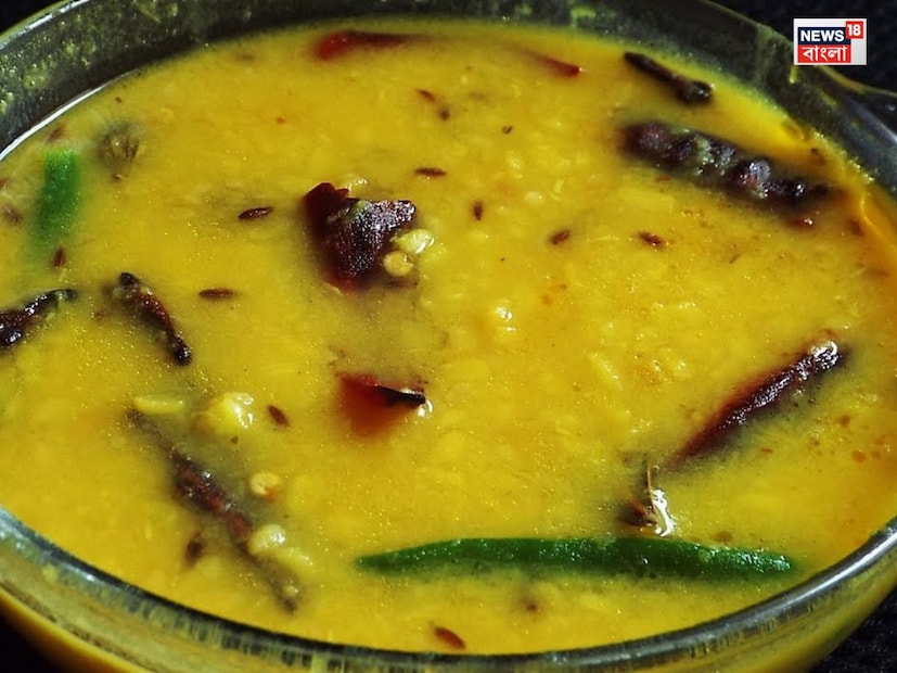 কিডনির সমস্যায় মুগ ডাল খাওয়া উচিত নয়। আসলে, কিডনি স্টোনের সমস্যায় ভুগছেন এমন লোকেদের খাদ্যাভ্যাসের বিশেষ যত্ন নিতে হয়। মুগ ডালে অক্সালেট থাকে, যা কিডনি স্টোনের সমস্যা সৃষ্টি করতে পারে।