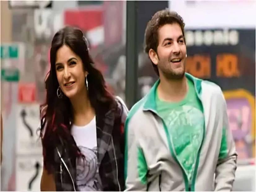  যদিও পর্দার পিছনে অবশ্য অভিনেতা-অভিনেত্রীদের সম্পর্কের রসায়নটা কিন্তু অতটাও মসৃণ ছিল না। 