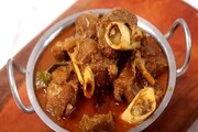 ‘মাটন’ রাঁধতে নারাজ স্ত্রী! লাঠি হাতে তেড়ে এল স্বামী! রক্তাক্ত পরিণতিতে চোখে জল আসবে