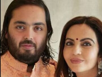 নীতা আম্বানি এবং অনন্ত আম্বানি