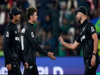 দ্বিতীয় সেমিফাইনালে নিউজিল্যান্ড দক্ষিণ আফ্রিকাকে হারিয়ে দ্বিতীয় দল হিসেবে জায়গা পাকা করে নিল মেগা ফাইনালে। ম্যাচে প্রথমে ব্যাট করে ৩৬২ করে নিউজিল্যান্ড। জোড়া সেঞ্চুরি করেন রাচিন রবীন্দ্র ও কেন উইলিয়ামসন।