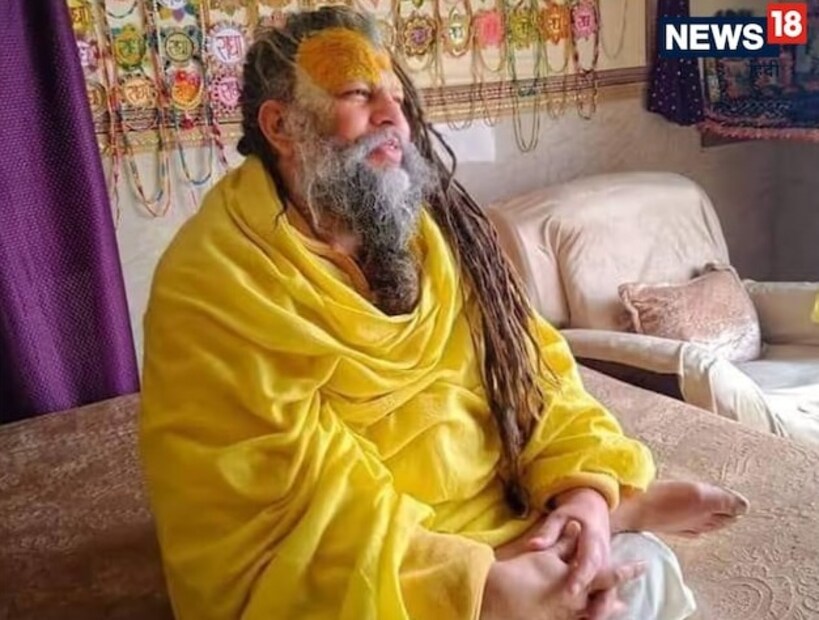 সোশ্যাল মিডিয়ায় বর্তমানে একটি ভিডিও ক্রমশ ভাইরাল আকার নিচ্ছে। এই ভাইরাল ভিডিওটি সন্ত প্রেমানন্দ মহারাজের আশ্রমের। এটি সেই সময়ের ঘটনা, যখন সন্ত প্রেমানন্দ মহারাজ ভক্তদের সঙ্গে কথাবার্তা বলেন। এই সময় দুজন ব্যক্তি তাঁর সঙ্গে দেখা করতে এসেছিলেন। প্রথমে তাঁরা দুজনেই সেখানে উপস্থিত অন্যান্য ভক্তদের মধ্যে বসে ছিলেন, কিন্তু যখন তাঁরা সন্ত প্রেমানন্দ মহারাজে কাছে নিজেদের পরিচয় দিলেন, তখন সবাই হতবাক হয়ে যান। এমনকি সন্ত প্রেমানন্দ মহারাজও যখন তাঁদের দুজনের নাম শুনলেন, পরিচয় জানলেন, তখন কয়েক মুহূর্তের জন্য বিহ্বল হয়ে পড়েন।
